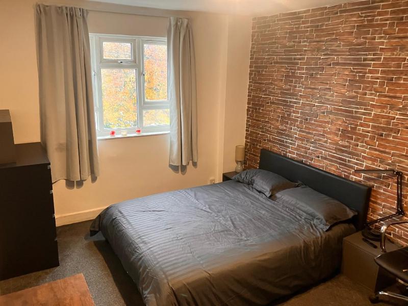 Spacious 1BD Flat - 4 mins to Regent's Canal! — комфортный отель в Лондоне