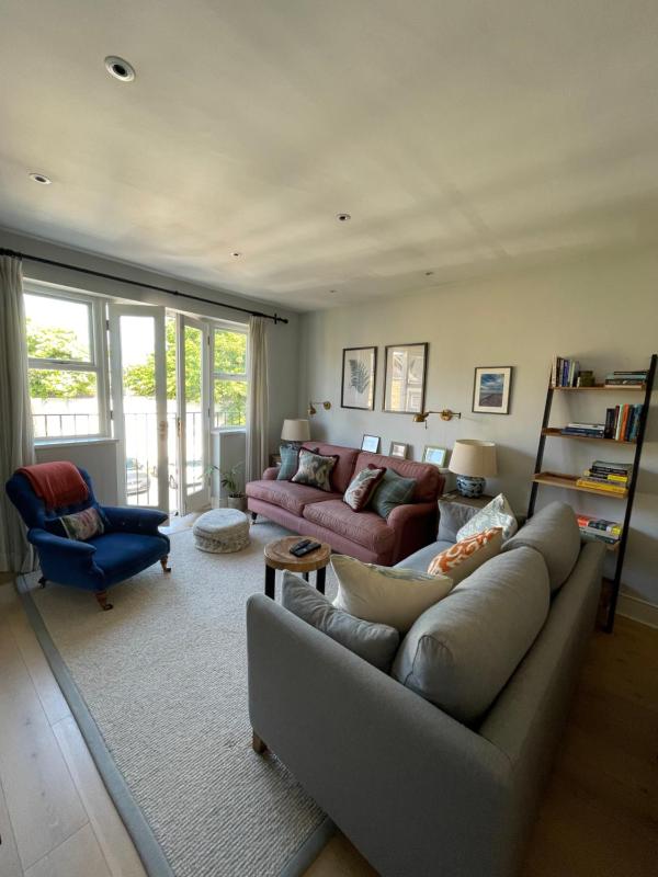 Bright & Stylish 1BD Flat - Wandsworth Town — отель в Лондоне, Соединенное Королевство