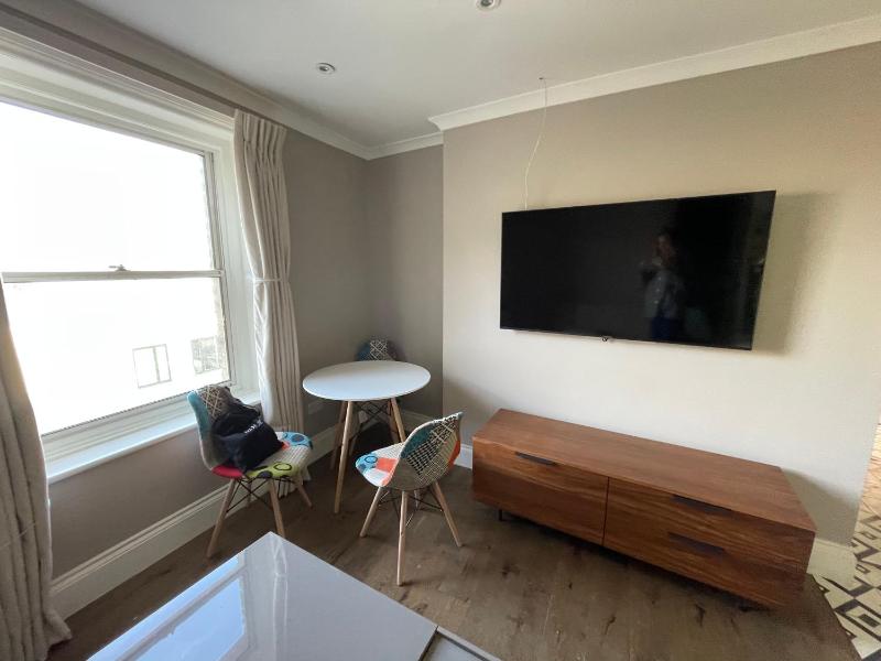Spacious & Pristine 2BD Flat - Balham — отзывы гостей и цены
