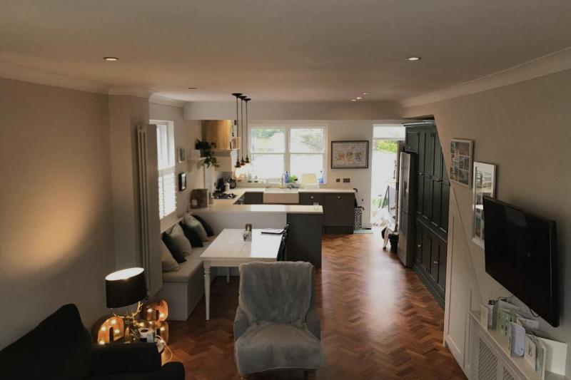 Newly Refurbished 4 Bedroom House in East London — отель в Лондоне, Соединенное Королевство