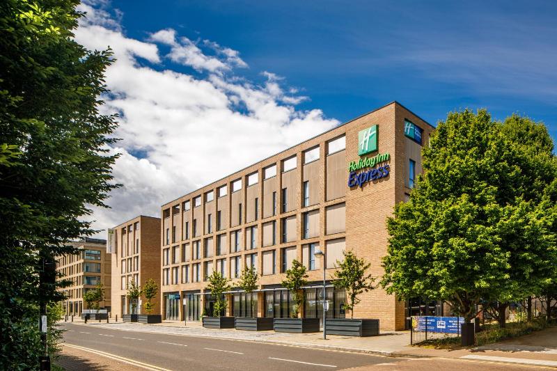 Holiday Inn Express London - ExCel, an IHG Hotel — отель с удобным расположением в Лондоне