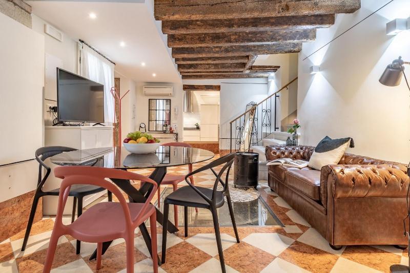 Цены на Italian Experience-Rio San Lorenzo Boutique Apartment в Венеции