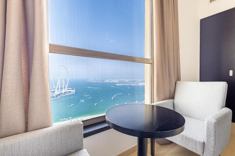 Stunning Sea and Marina View Apartment — отель в Дубае, Объединенные Арабские Эмираты
