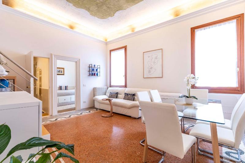 Ca' Pestrin Suite House - San Marco Square — отель в Венеции, Италия