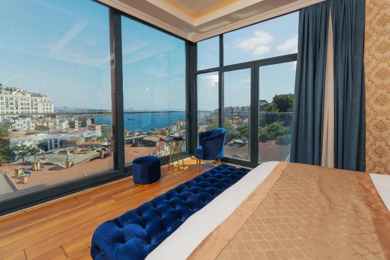 Tryp by Wyndham Istanbul Taksim 4 — отель в Стамбуле, Турция