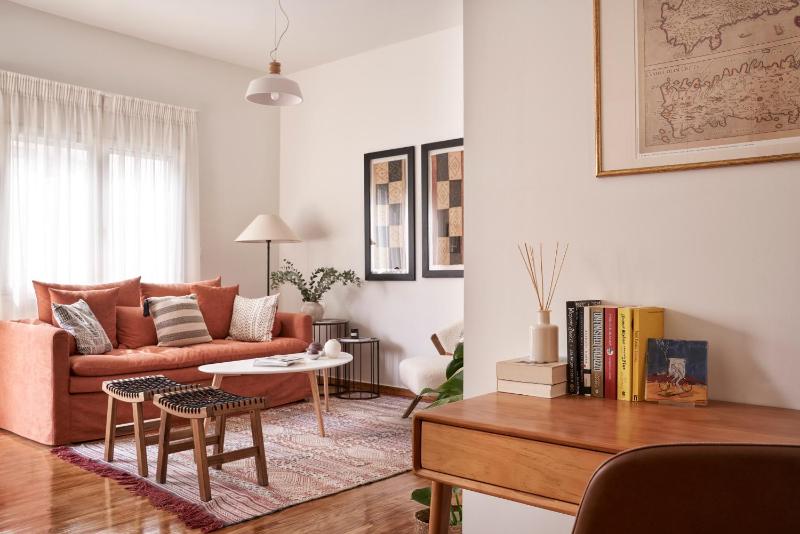 Sunny and Comfy Apartment in kolonaki — забронировать отель в Афины