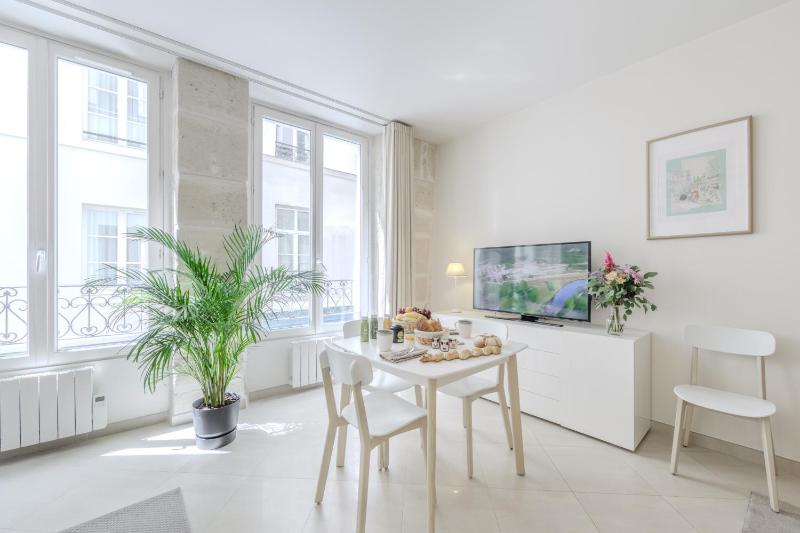 Цены на Jardin Saint Honore Apartments в Париже