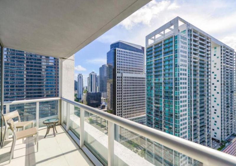 Цены на Luxury Condo with Panoramic Views at Icon Brickell в Майами