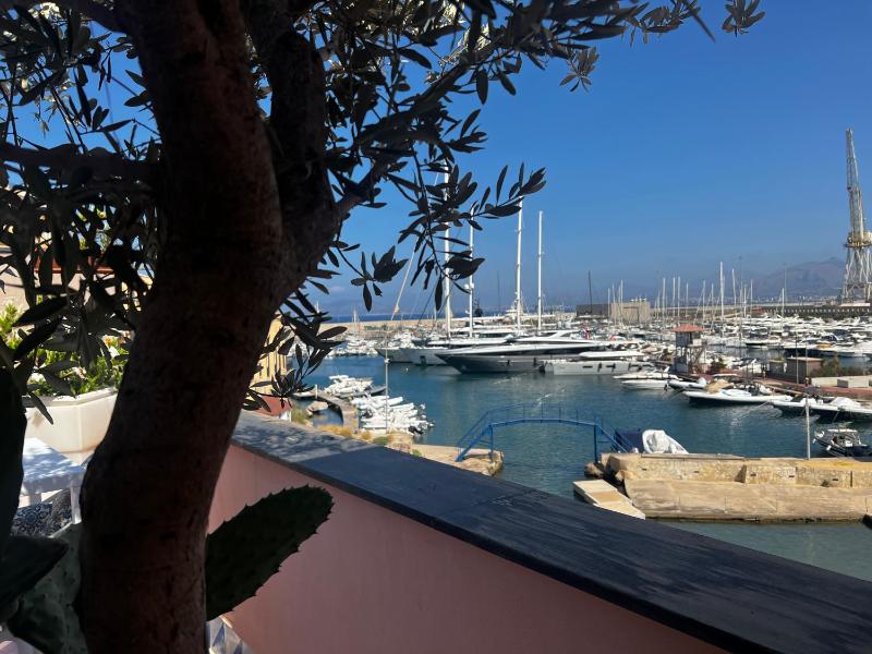 Isabella Suite Marina di Villa Igiea — отель с удобным расположением в Палермо