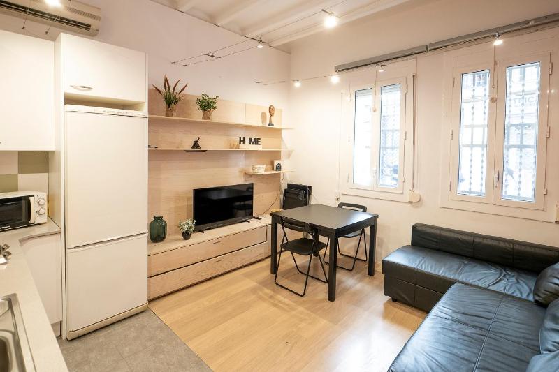 Nice apartment in Sants — комфортный отель в Барселоне