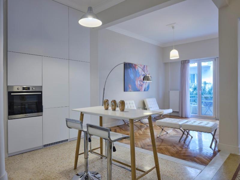 Цены на Quiet, central 2bd Apt, Kolonaki в Афины
