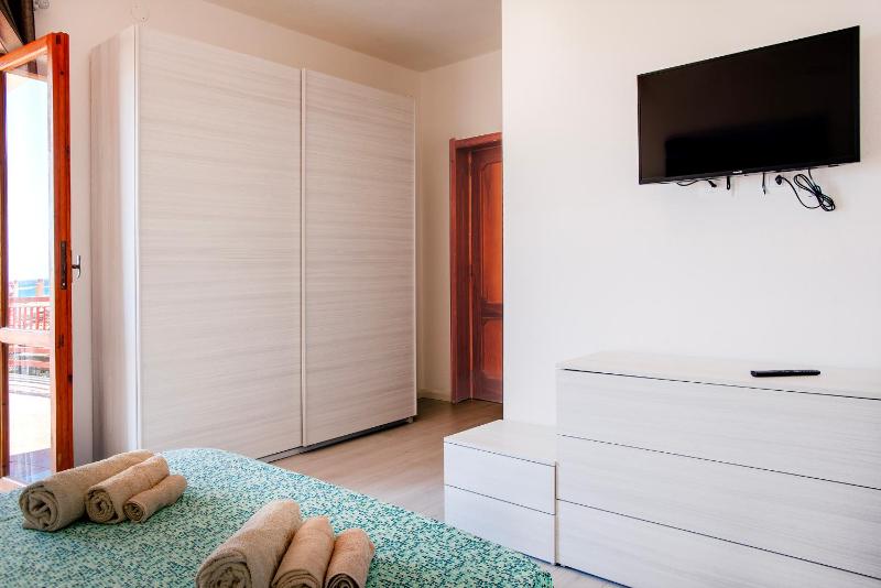 Solanas Home Stay - Camere Confortevoli Fronte Spiaggia