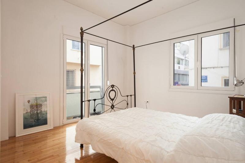 Studio close to Athens centre, fast internet. — отель с удобным расположением в Афины