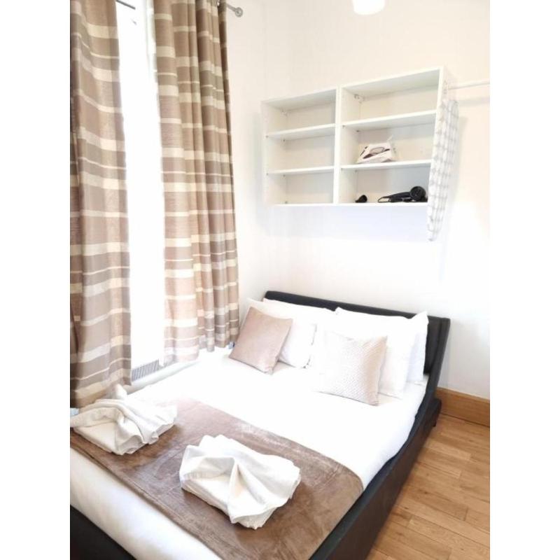 Цены на F204-Compact 2nd Flr Studio Fits 2-Near Hyde Park в Лондоне