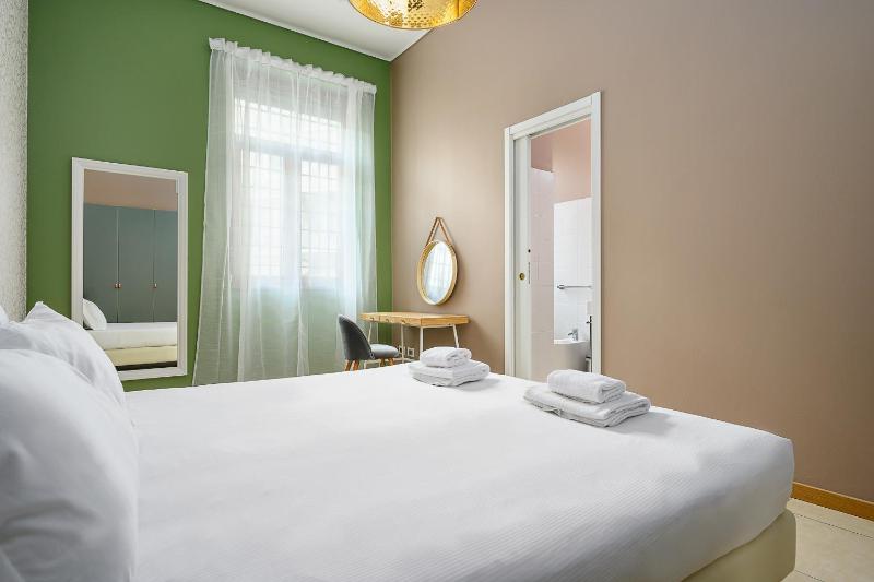 Classbnb - apartment with balcony 2 — отель с удобствами в Милане