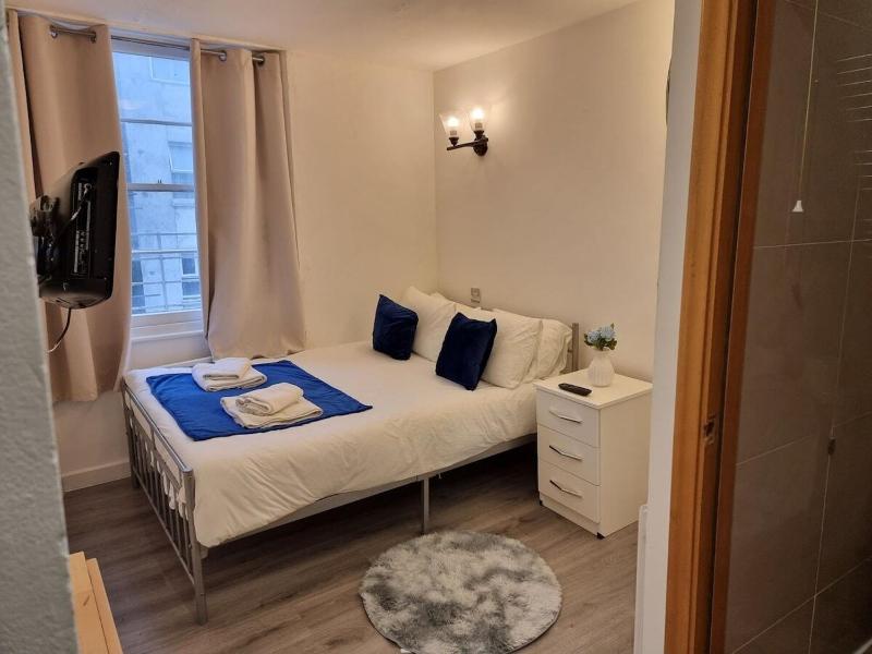 F302-3rd Floor Studio For 2 Near Hyde Park — комфортный отель в Лондоне