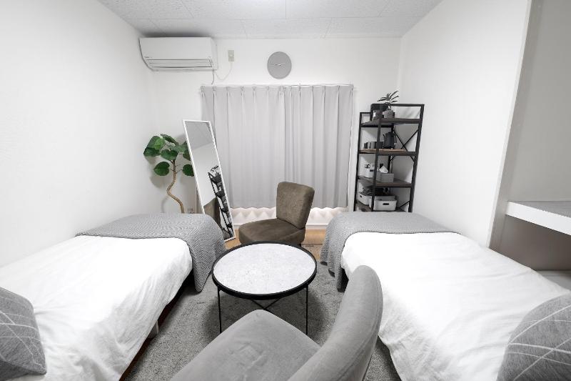 Close to Shinjuku!Twin beds,Projector,Appliances! — комфортный отель в Токио