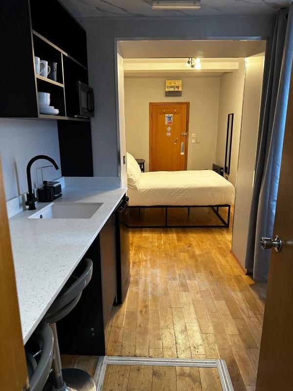 Цены на FB1-Spacious Basement Studio Flat fits 2- Near Hyde Park в Лондоне