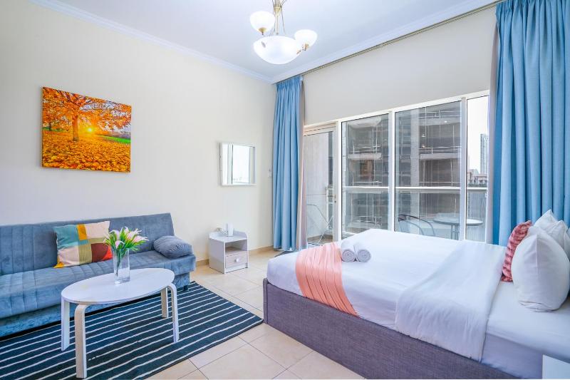 RH- Urban Living, Studio near Dubai Mall, Downtown — отель с удобным расположением в Дубае