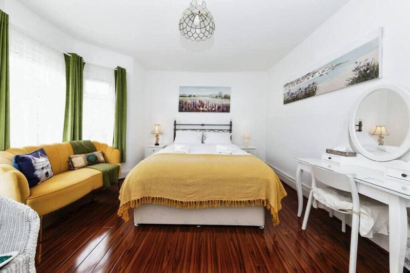 Your Chic 3BR Home Comfort and Style in London — отзывы гостей и цены