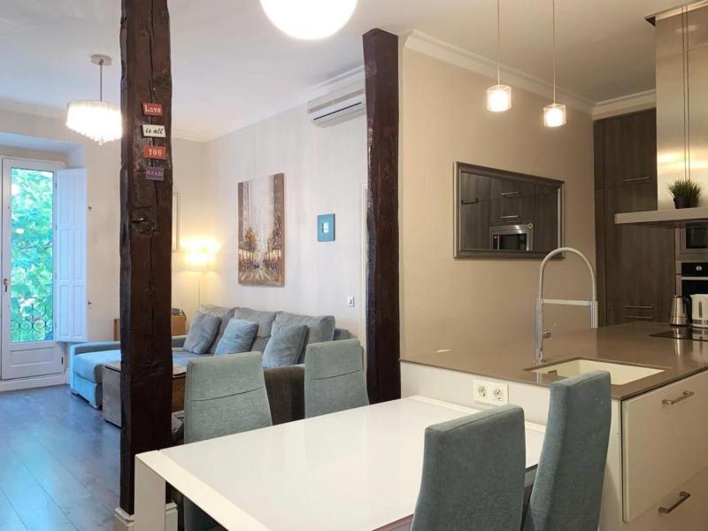 Apartamento Atocha Madrid Centro AVE muy grande — отель с удобным расположением в Мадриде