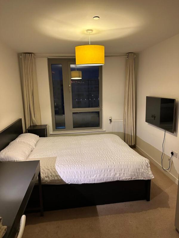 Entire 2 bedroom flat — забронировать отель в Лондоне