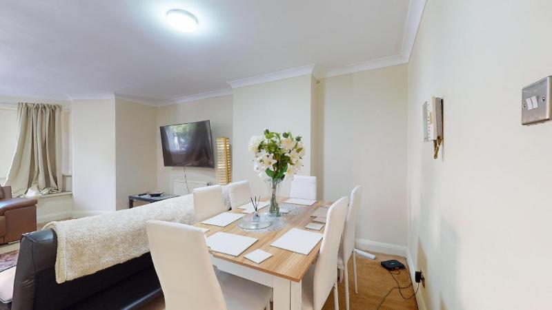 Budget 2 Bedroom Apartment in Paddington — отель в Лондоне, Соединенное Королевство