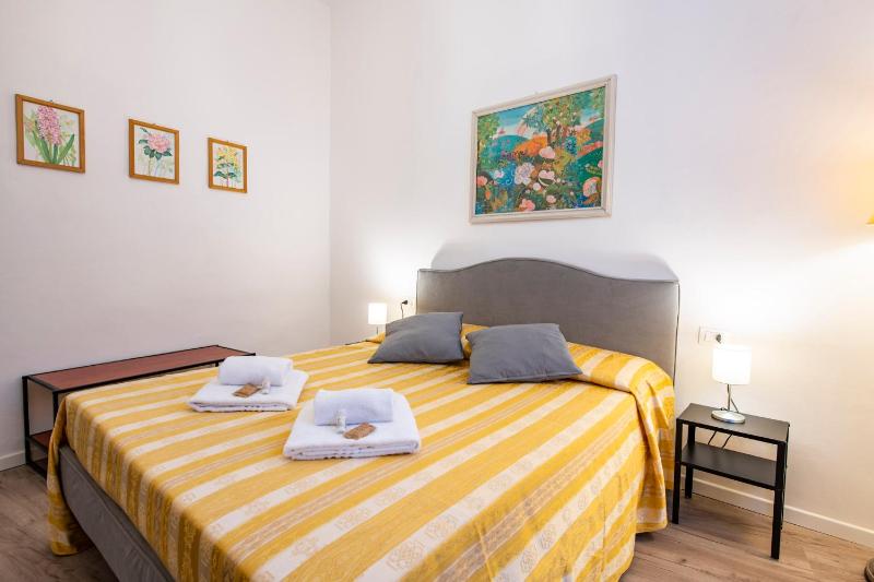 Mamo Florence - Borgo Santa Croce Apartment — забронировать отель в Флоренции