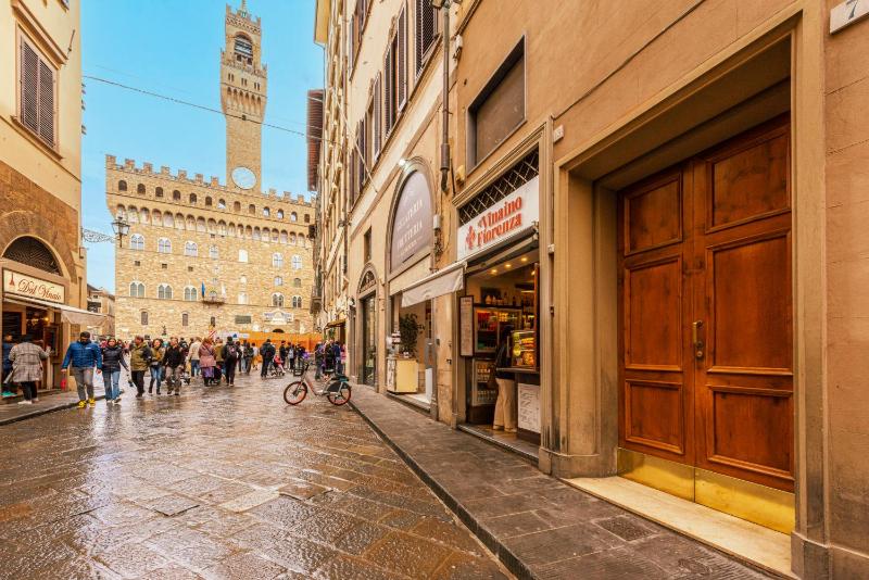 Luxury Art Apartment Piazza Signoria — отель с удобствами в Флоренции