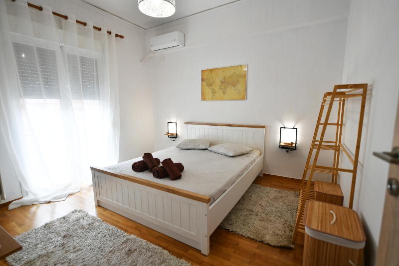 Цены на NeMapartment next to metro, Acropolis в Афины