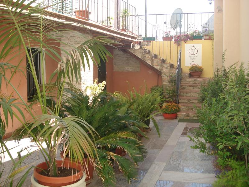 Giardino Segreto a Cagliari - Rustico B&B nel centro