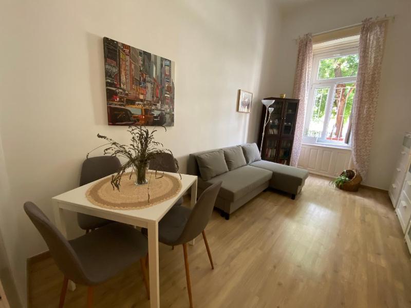 Simon's apartment City Centre Budapest — отель с удобным расположением в Будапеште