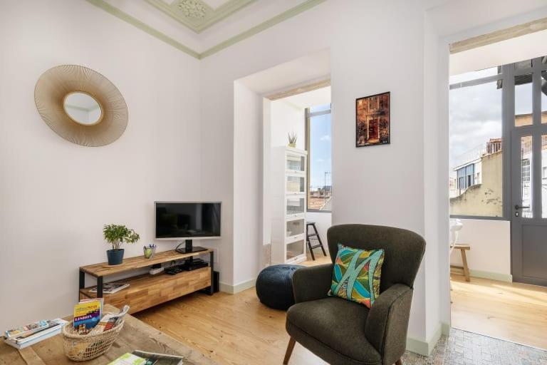 GuestReady - Contemporary apt in Central Lisbon — отель в Лиссабоне, Португалия