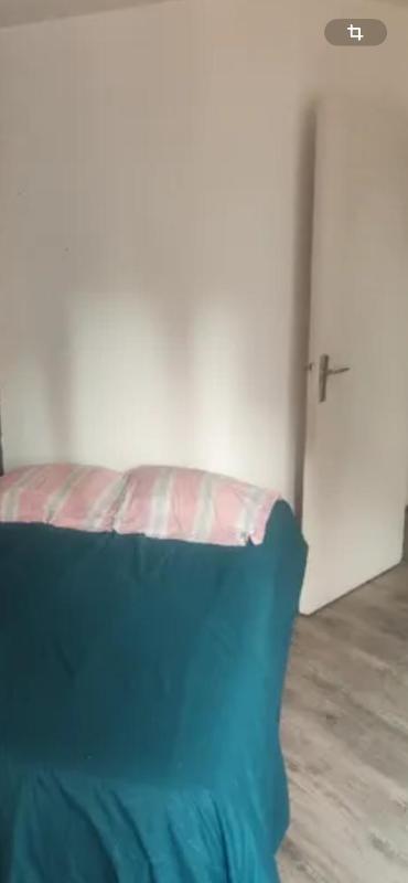 Цены на 2 pieces proche centre ville et transport в Париже
