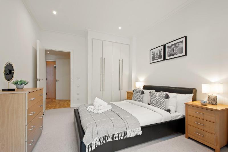 South Quay One Bedroom Apartments Canary Wharf — отель в Лондоне, Соединенное Королевство