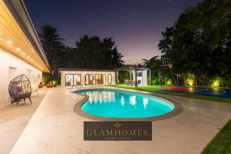 Modern Oasis with Pool and Stunning View TGH — отель с удобствами в Майами