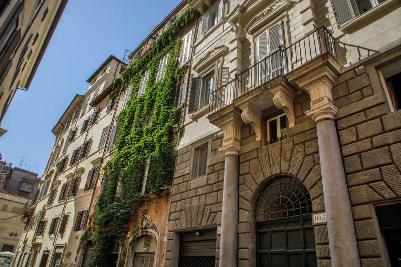 Best Apartment in Rome Campo de Fiori — отель в Риме, Италия
