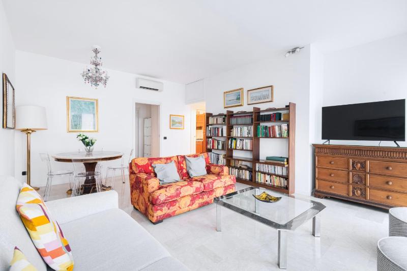 Easylife - Elegante bilocale in Corso Buenos Aires — забронировать отель в Милане