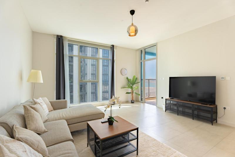 Цены на Dreamy 1BR at Bridges Tower Reem with Free Parking 1208 B2 в Абу