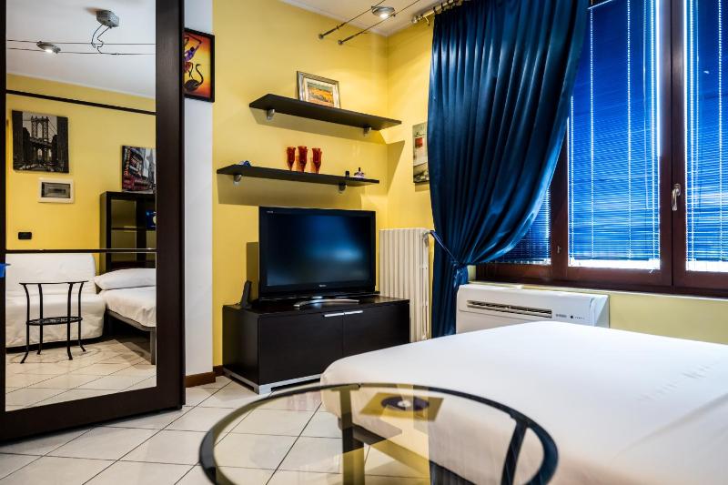 Cozy Suite Rogoredo Apartment next to the metro and train station — отель с удобствами в Милане