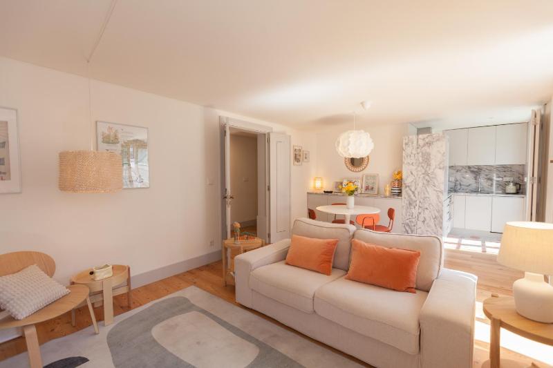 FLH Downtown Comfy Apartment — забронировать отель в Лиссабоне