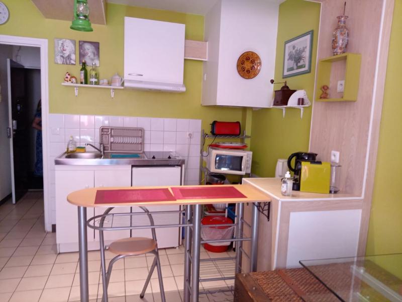Studio Pigalle de 25 m2 - 2 lits simples type gigogne pour 2 personnes - Coeur Touristique de Paris - 3 minutes de la station Metro Pigalle ,Petit Train vers la butte Montmartre - Cabaret Moulin Rouge -Restaurants Bouillon Pigalle,Berliner Pigalle — отель с удобным расположением в Париже