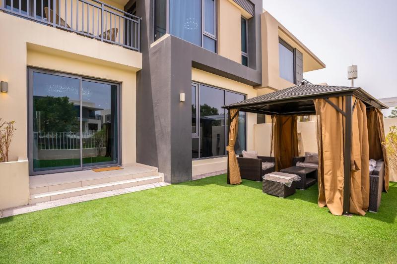 NewArabianMaple 1 villa 4BR & 1 Maid — комфортный отель в Дубае