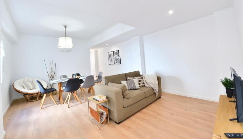 ABAL Apartments - Teatro — отель с удобствами в Аликанте