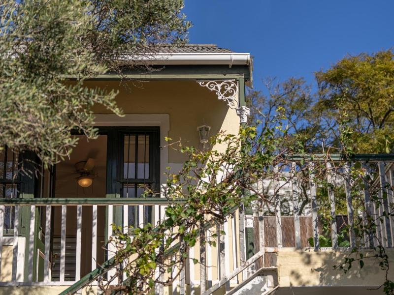 Mediterranean Villa Guesthouse — отель с удобным расположением в Кейптауне