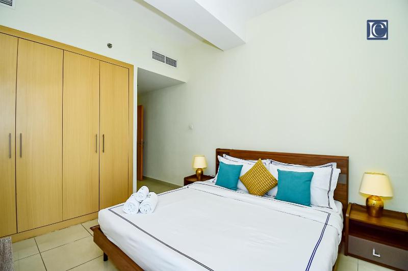 Modern 1BR near the Metro in Armada Tower 3 JLT — комфортный отель в Дубае