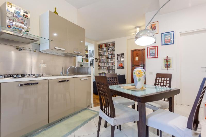 Comfortable apartment in a strategic position — отель с удобствами в Риме