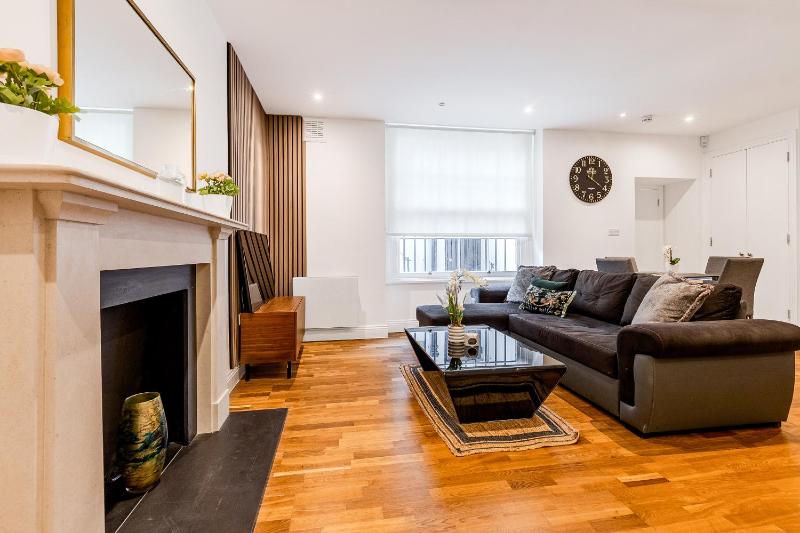 Beautifully Refurbished Studio, Central Location — комфортный отель в Лондоне