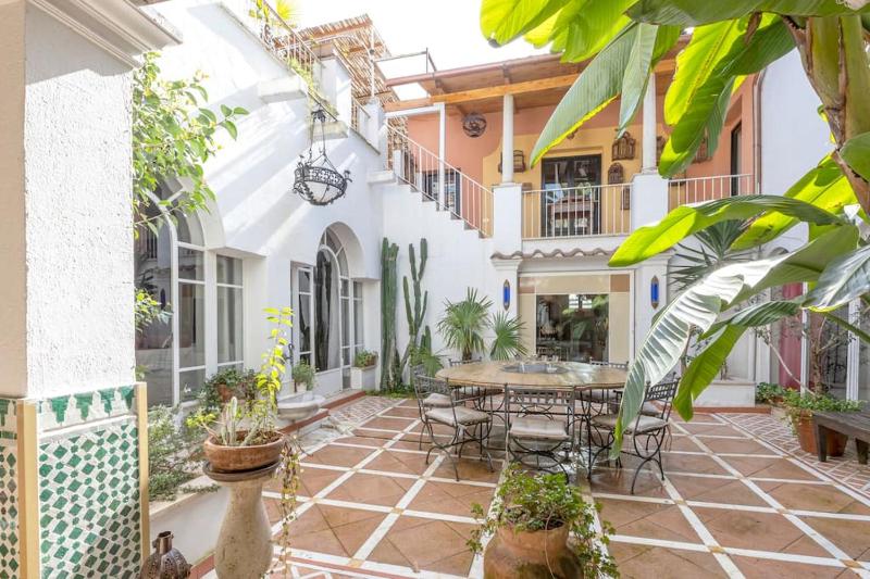 Unique Riad in Trastevere — отель с удобствами в Риме