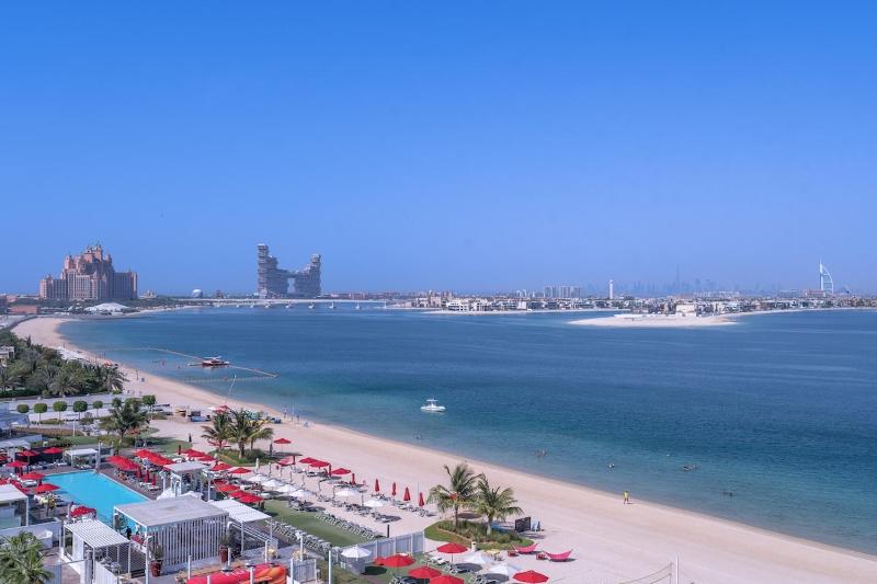 Цены на A 3 Bed Apartment with Dazzling Beach Views! в Дубае